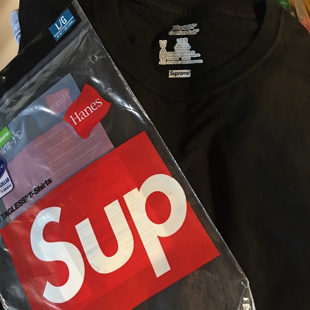 1 SUPREME Authentic Hanes Tee Large
